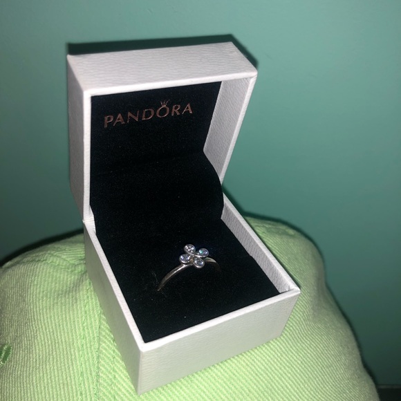 Pandora Clover Ring - Picture 2 of 3